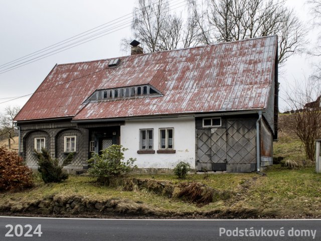 Brtníky č. ev. 32 - Pohled na objekt ze severozápadu (Zdroj: S. Šulcová, 2024)